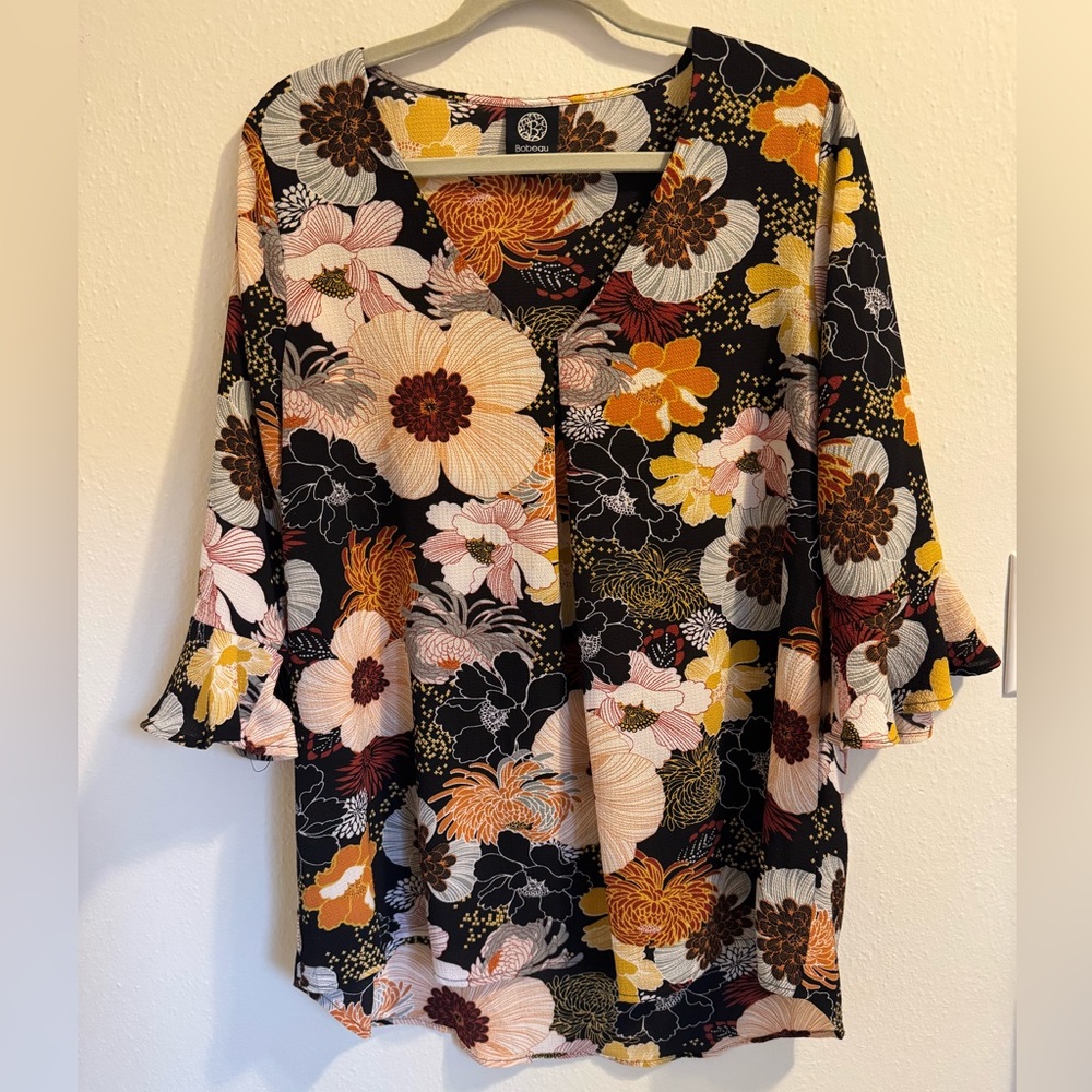 bobeau floral blouse! EUC